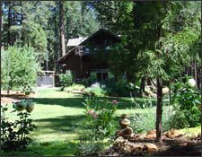The newest addition to the Nevada City Lodging Scene specializing in group rentals: retreats and workshops, weddings and family gatherings.