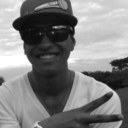 E mesmo que os infinitos se acabem, eu vou estar contigo! Te amo  @Vishreis13 aqui 3/ ei meu pretin, eu te amo demais! @jubszenatti aqui♥