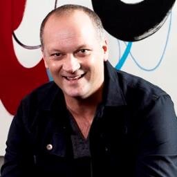 I'm passionate about how technology transforms business. I love the All Blacks and my mum.