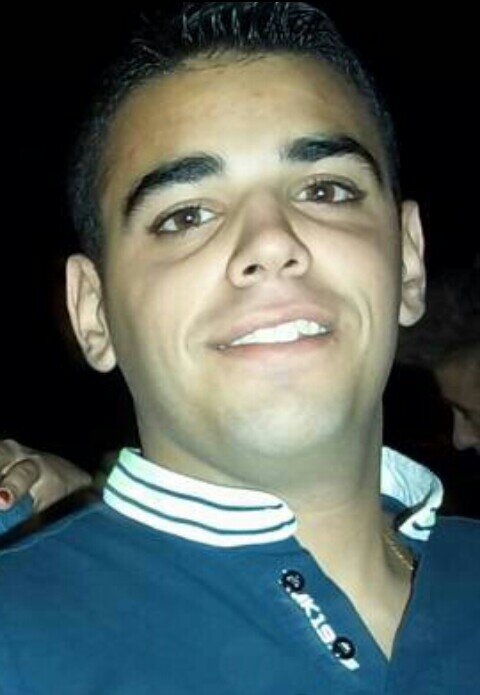 Regalando sonrisas desde 1995. Aficionado al mundo del caballo ...  No quiero un amor perfecto, solo te quiero a ti