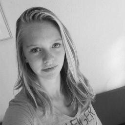Paulo Peter. Jona en ik zijn de pony angels. Hannie de kantinejufrouw •Knobbie ♡•Jonas ♡•Tess ♡•Fien #2B #Het4e #Schaatsen