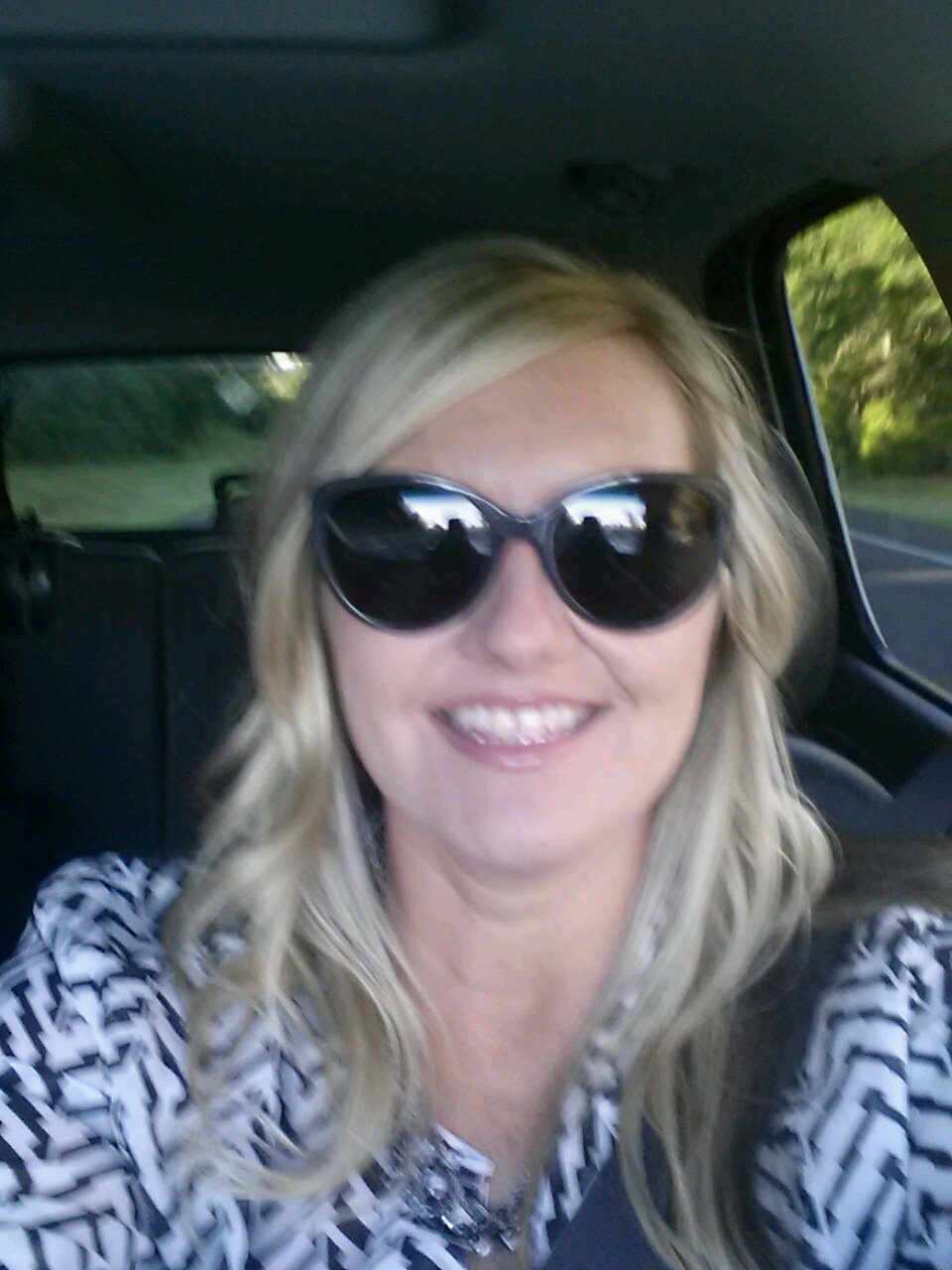 M_L_O_W_E's profile picture. 