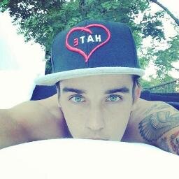 Im a new janoskianator! follow me and i follow back 3 Janoskians are my sunshine in bad day.