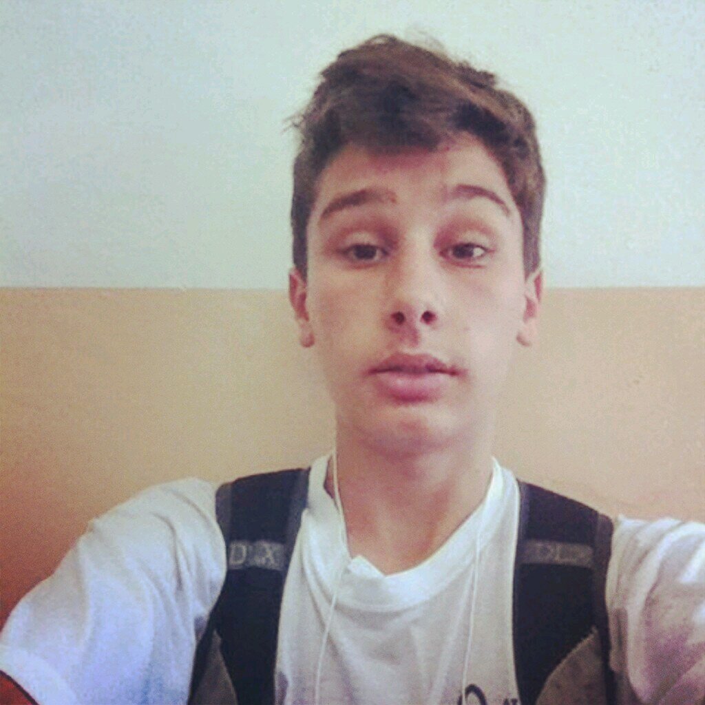 o mundo é das pessoas que sonham 
http://t.co/nLmm9eQSsE
whats 9 9856 9615
http://t.co/kXrmhrCheI