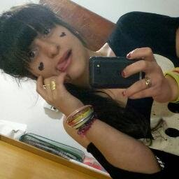 Solo mi locura me hace feeeliz ♥