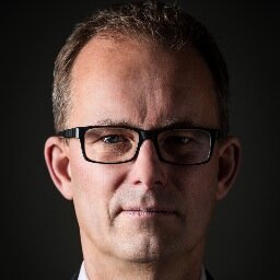 ExilMAS på Ingarö. Älskar Leksands IF, 2 söner med samma fru. Arbetar med marknadsföring & försäljning på @heedaheed. Uppskattar allt gott, snyggt och enkelt.
