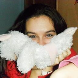 95. Estudiante de psicología, clarinetista en proceso.Luchadora y fiestera. Amante incondicional de la música.
