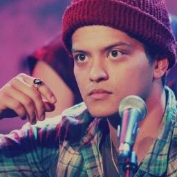 Votem no Bruno Mars #maleartist #PeoplesChoice @biiaHooligan? Yes, I'm ♡