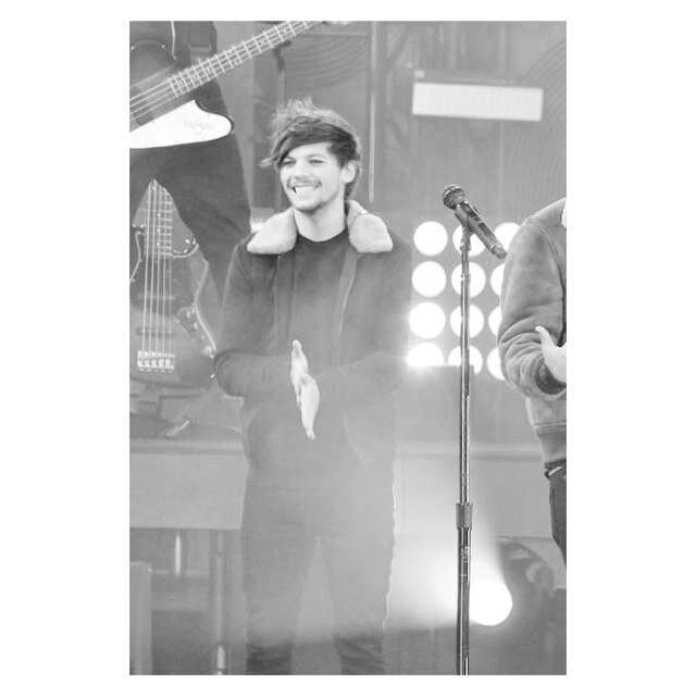 follow @hazzxstyles she follows back