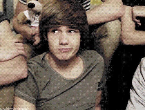 I love One Direction and Little Mix. My preference in One Direction is Liam Payne .I have the same name Perrie Edwards but it is only a coicidence.