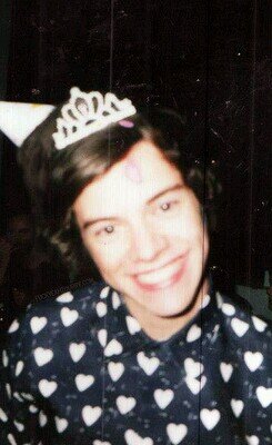 I am apart of many fandoms and my obsessions can get out of hand. folloooowww backkkk ;)