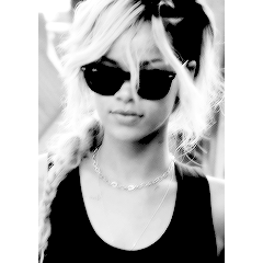FOLLOW @lHidingMyDemons (she follows back if u ask) OR I'LL UNFOLLOW