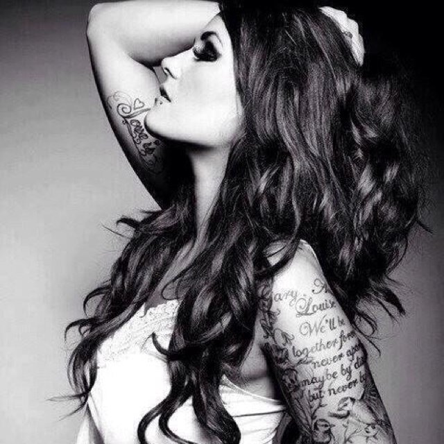 I keep it real, no hate✌️❤ tattoos❤ pierced❤ big booty bitch❤️
