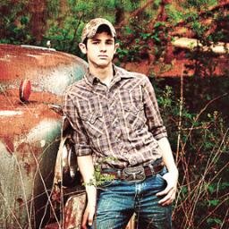 WhoWilson's profile picture. I'm bi sexual  a  country singer  love music. And son of @kingMFW