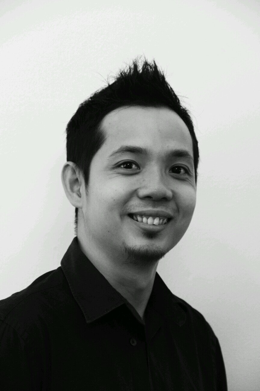 Googler, blogger, motivational speaker, coach, facilitator, traveller, Lego addict. Google and see if you can find me :)