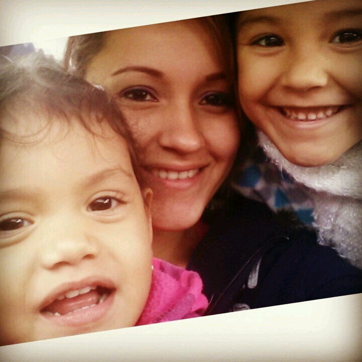 Dios, nuestra Sangre y uno mismo... Despues los demas. En ese orden y prioridad. Las amo hiJas.