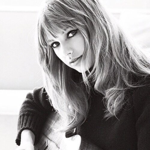 Hi its Amanda. This is only a fan page i love Taylor Swift. Follow the real Taylor here @TaylorSwift13
