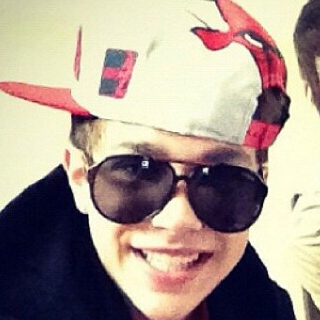 follow @devotedtomahone since i gave u this free follow :))