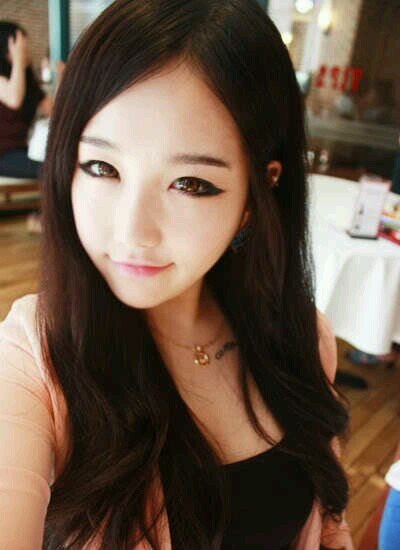 ทรวดทรงส่งศรีไม่มีแบน อรชรอ้อนแอ้นประหนึ่งเหลา ผมสลวยสวยขำงามเงา ให้ชื่อเจ้าว่าพิมพิลาไลย #ยูวรรณคดี #กรุ๊ปบี #ขุนช้างขุนแผน