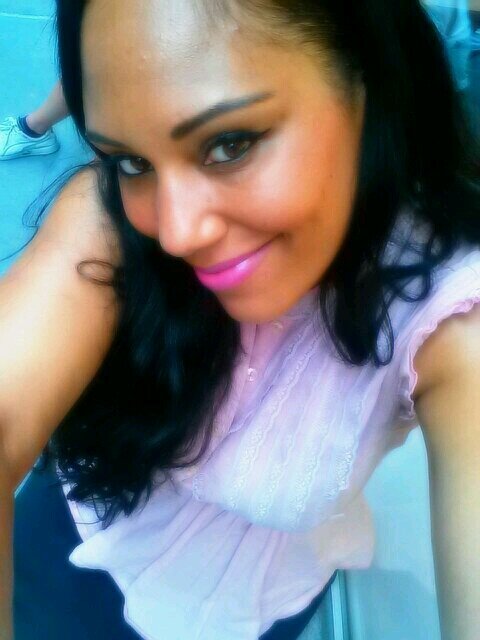 LouiseBrownie's profile picture. Singer/songwriter musician 
Being realistic is the most commonly traveled road to mediocrity.....