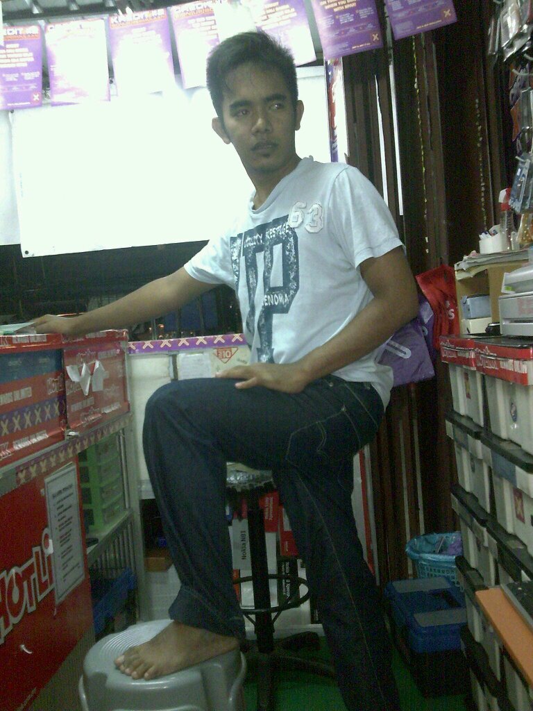 awak bukan yang pertama dalam hidup saya,tp awak adalah cinta terakhir saya....