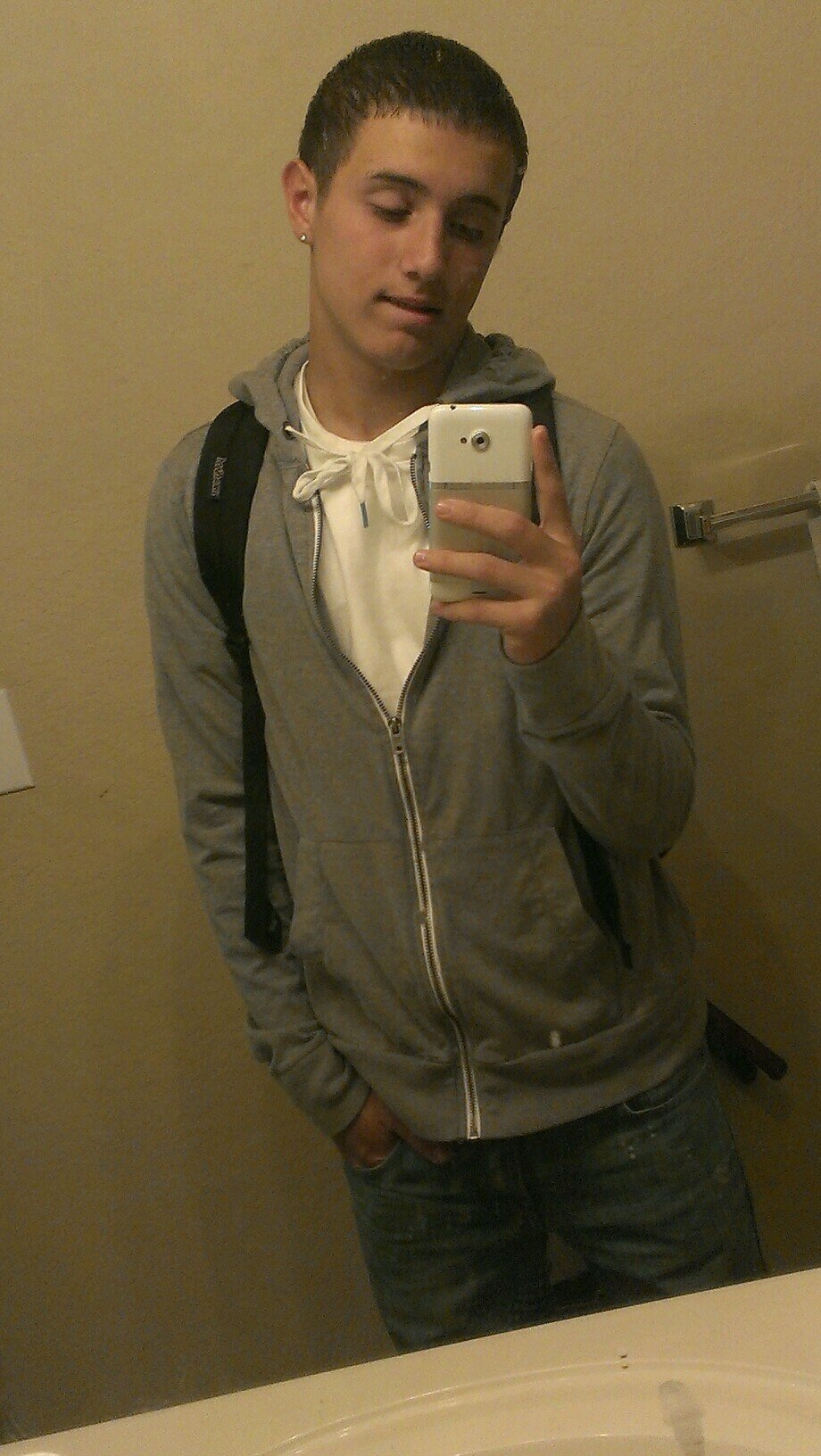 Fredmend2020's profile picture. just chill. Madison highschool (: