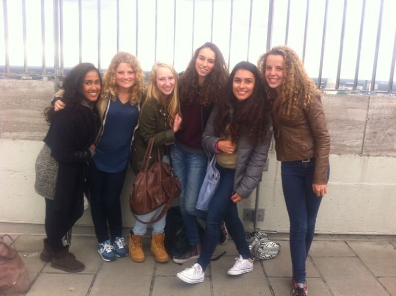 16 jaar/ 5vwo/ WolfertDalton/ ♥ handbal en hofplein.
live what you love #dreamer