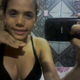 Abααiixo dє Dєus E αciimα dos tяouxαs. :3