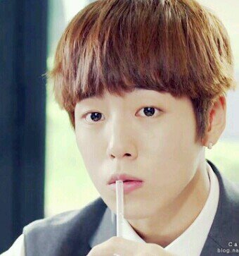 민은결 ° 대학생 ° 22살 ° B형 ° 172cm ° 55kg ° p.이현우 ° 긍정긍정