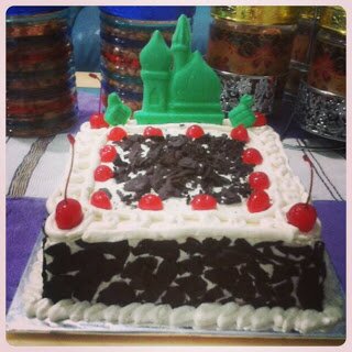 (Home Industri) Kami menjual Brownies , Bolu cokelat/Marmer,Kue Ulang Tahun secara Online,tersedia juga Nasibox & Frech Fries Beku. Harga cek FAV ^^