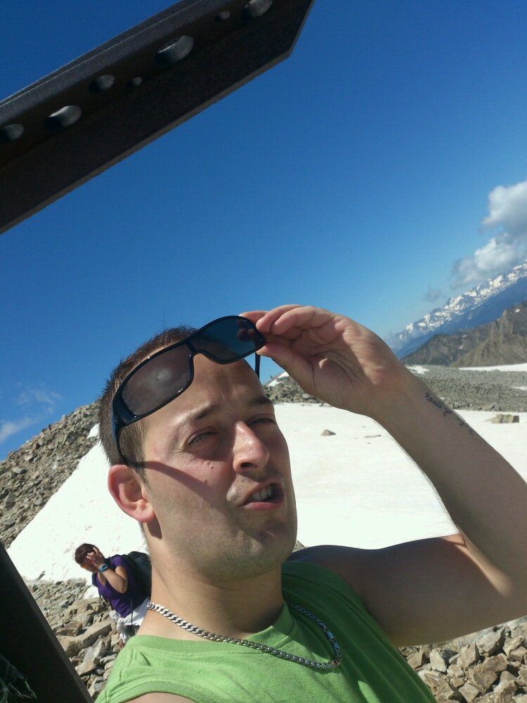 galvrio's profile picture. 