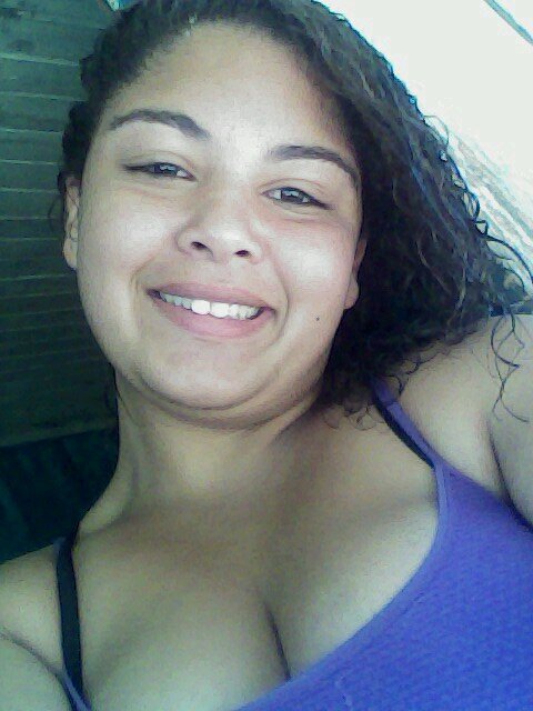 Vivo pra ser feliz não vivo pra ser comum *-*