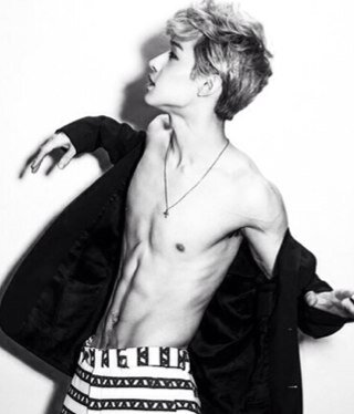 Hey baby, are you down? Cause my zipper is. [ @clubsoul_rp ] #clubber