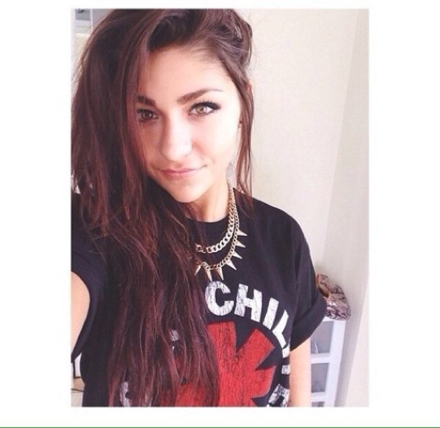 av0neon's profile picture. I like cuddling and eating