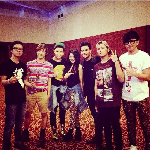 We are a team SMASHBLAST. We will always support the SMASH. They are our motivation. Because we are one. Love&peace!:*                      IG: smashblastofcl