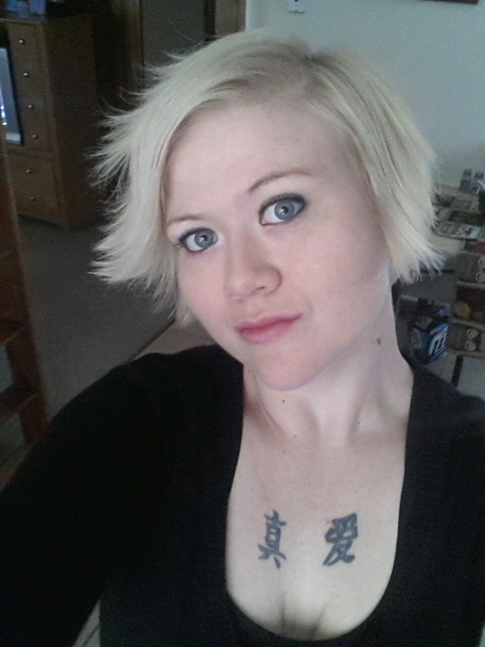 32.female.loves music. awesome. crazy. complicated. fun. smart.