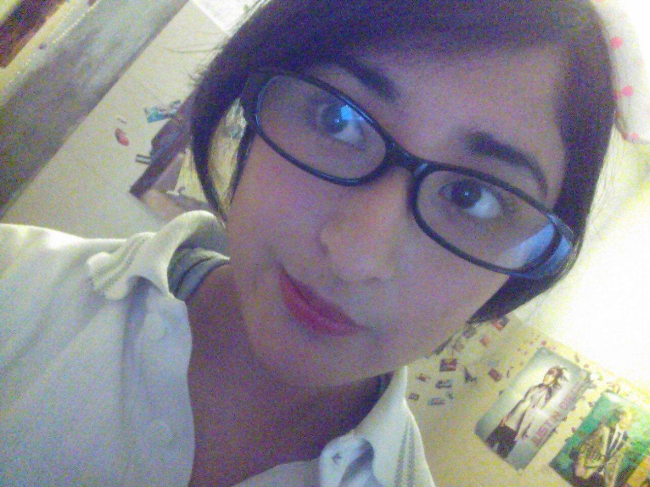 soy una chica sincera qe le gusta la verdad y la justicia muy romantica y con buenos sentimientos soy belieber :3 y muy confiable :)