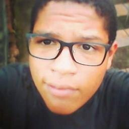 Posso ser o que a sociedade não gosta mas pelo menos eu gosto do que sou então...se foda a sociedade
