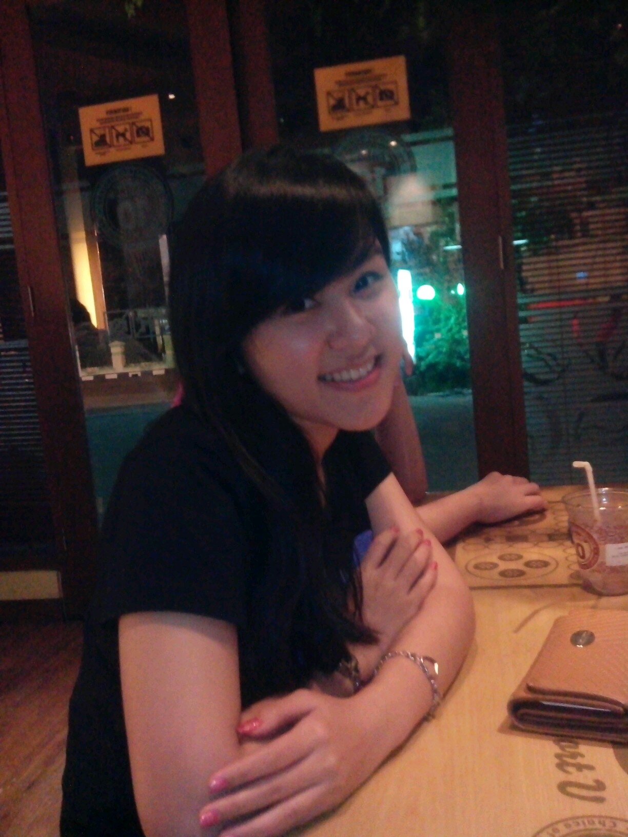 just an ordinary girl : love dogs, love fams, love friends, love God :)
