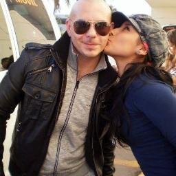 hi have 17 old   I love @Pitbull Lot i am crazy of him is Singer sexy :D i am #PitbullGirl Dalee :)