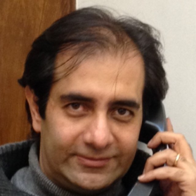 کارشناس فرش دستباف/عشق فیلم،سریال،دوبلاژ شطرنج وتخته نرد/گهگاهی هم دوخط شعروکتاب/شیفته ‌تائو،هنررزم سون تزو/بویژه بدون درگیری فیزیکی ویکسری از اخلاق سامورایی ها