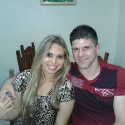 Viver e não ter a vergonha de ser feliz...
Simplesmente feliz por natureza,adoro uma balada,musica e muito apaixonadaaaa =Raquel Sombra :)!