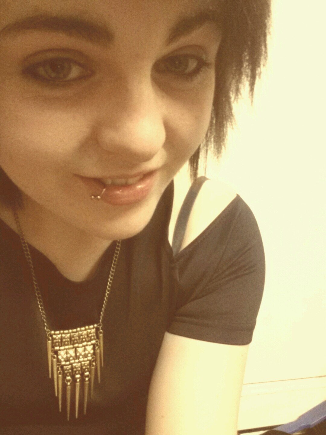 im just me and nothing more basically what you see is what you get :) Add my instagram... senojneraul
