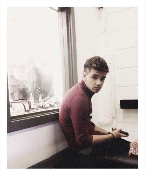 YOU GOT A FREE FOLLOW FROM @crxvingzayn_ GO FOLLOW HER BC YOURE FAB