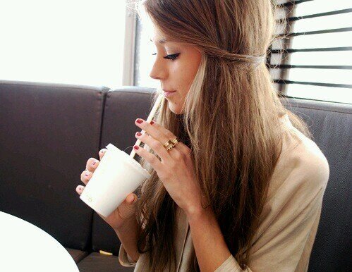 WIJ TWEETEN VAN ALLES EN NOG WAT !! voor meide met problemen, kom op pb en wij geven advies en tips !! follow = followback