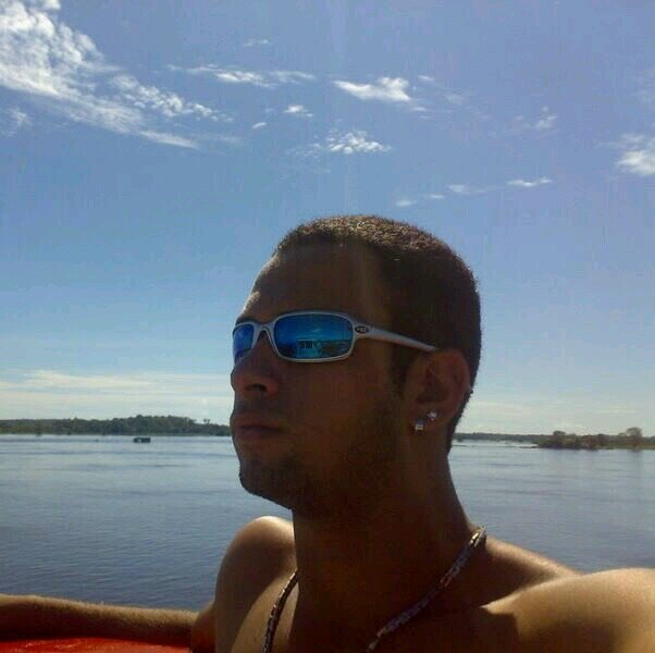 um caboquinho la do norte do Brasil!

;D