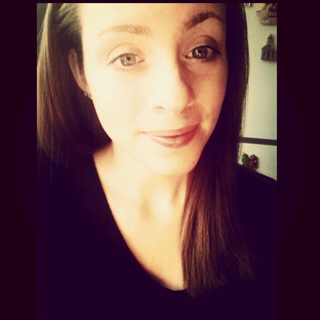 20. Ma. Todder teacher. Student. Music & Jeeps make me happy.