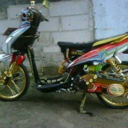 Walau gue gak punya tapi gue ini jujur apa adanya dari pada dia yang berpura pura jadi orang kaya padahal cuma bisa ngabisin harta orang tua !!!