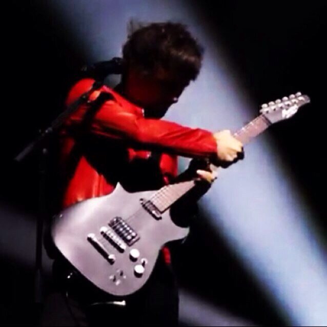 If you like Muse in any way then you can follow me… English and French tweets.
