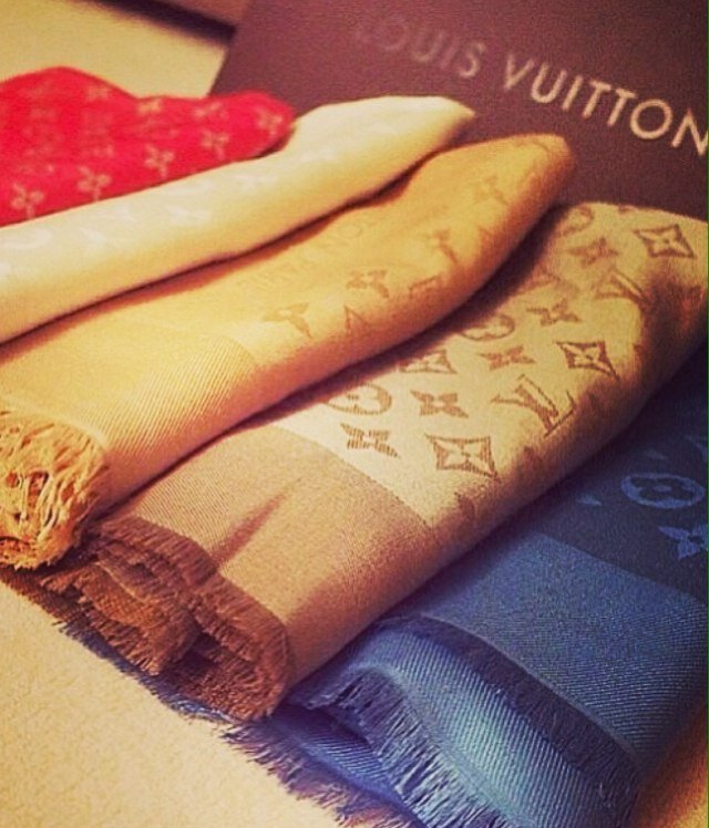 We are posting photo's of Exclusive Fashion!!! 
Follow on Instagram: @ExclusiveFashion4u